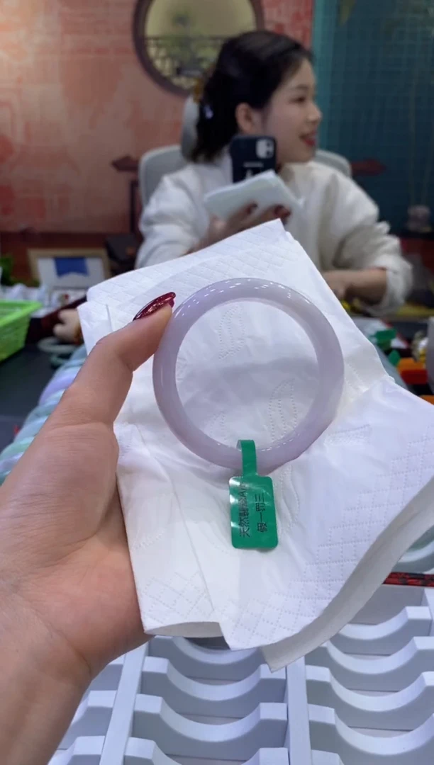 【闪购商品】翡翠手镯未镶嵌多人00984