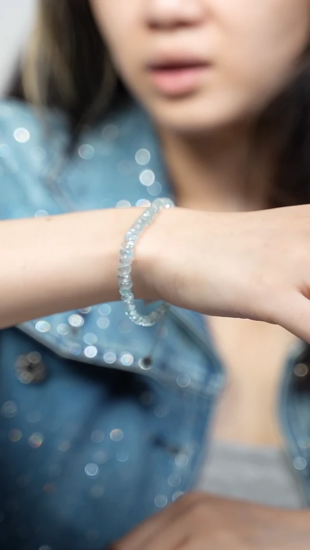 银S925镶嵌手链海蓝宝石原矿 浅蓝色