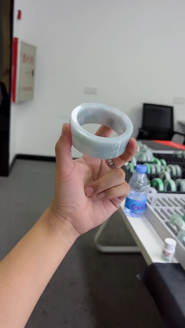 定制翡翠手镯未镶嵌玉**缘手镯