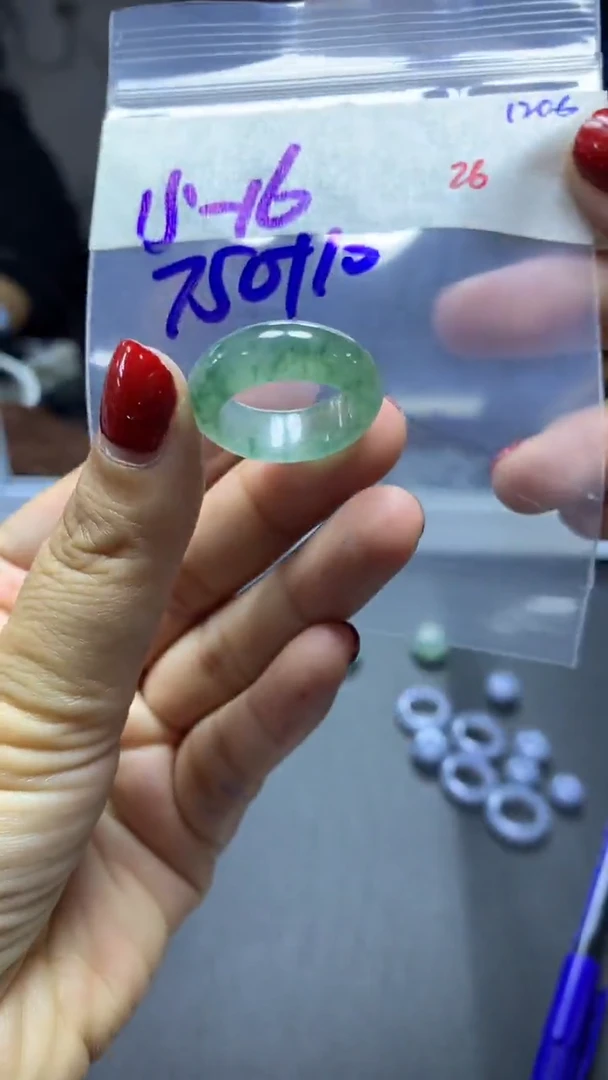 未镶嵌定制翡翠毛货需精细抛光拍一发一