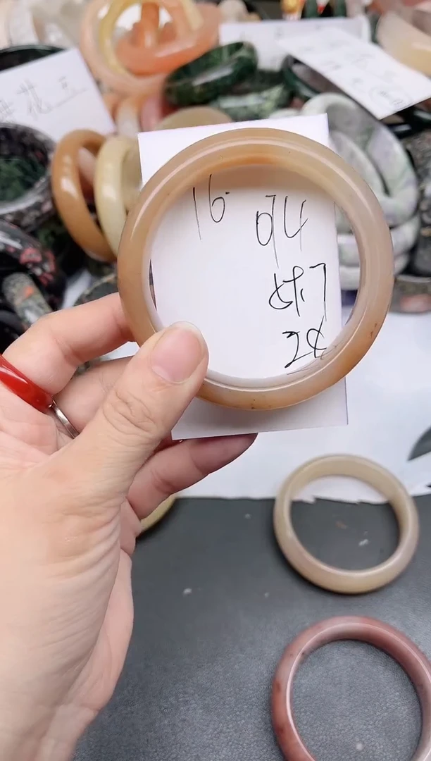 未镶嵌手镯石英质玉074