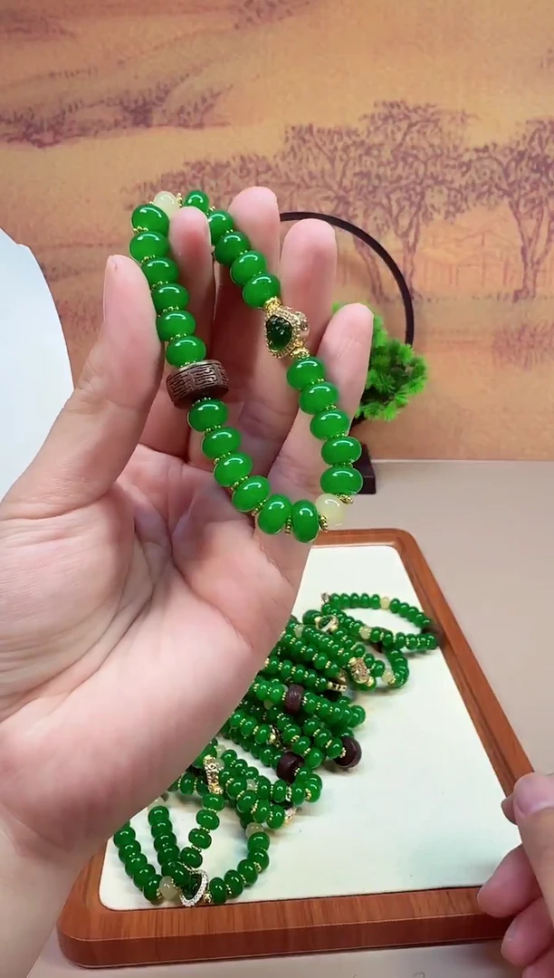 颈饰14K金镶嵌翡翠A137