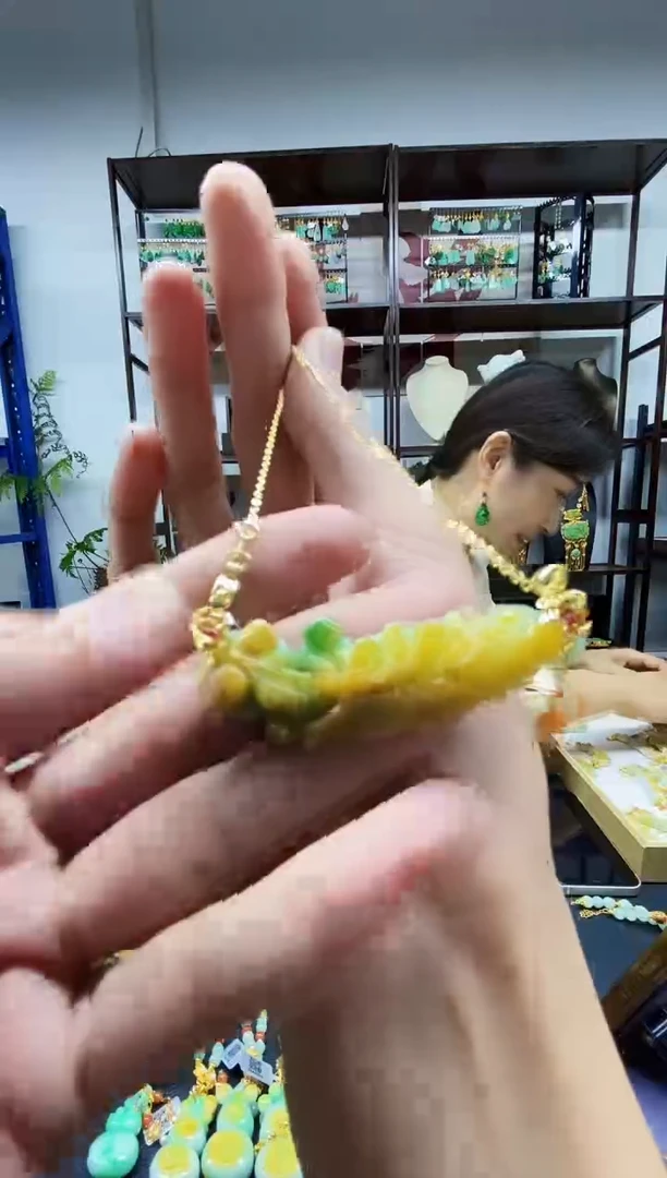 翡翠未镶嵌颈饰翡翠吊坠