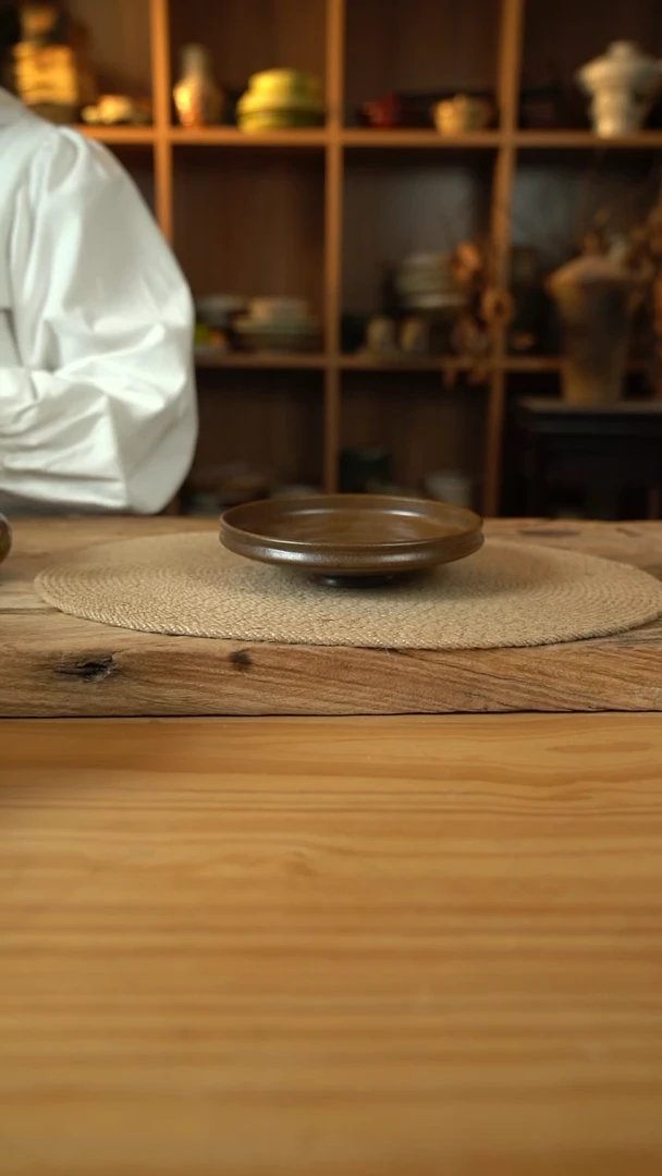 咖色系列的6英寸折腰高脚盘1个