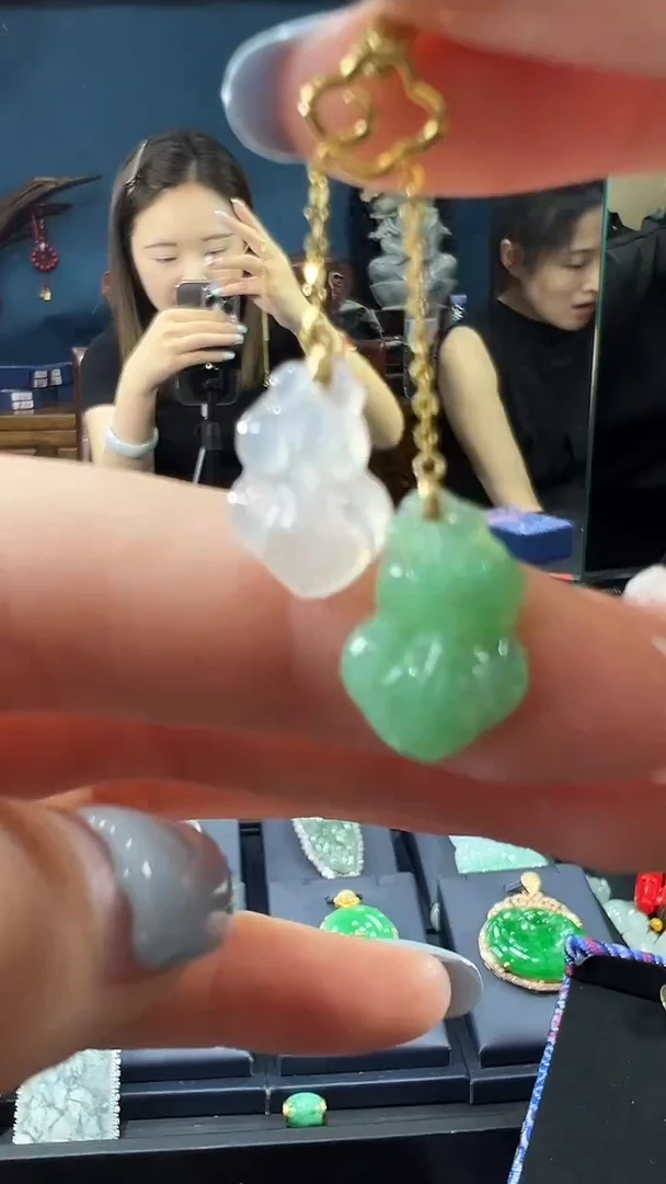 翡翠18K金镶嵌吊坠(不含链)双鱼