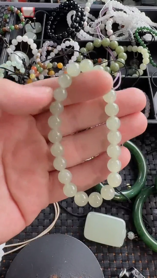 和田玉未镶嵌颈饰8mm晴水手串