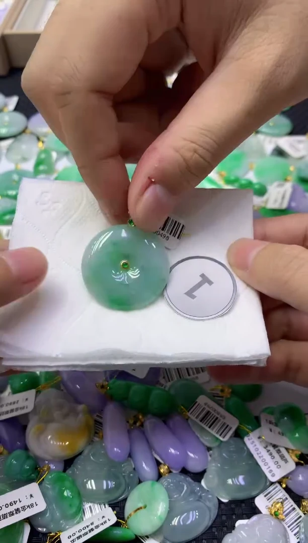 颈饰未镶嵌翡翠天然缅甸翡翠A货