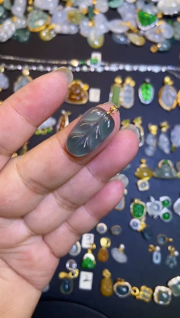 翡翠18K金镶嵌吊坠(不含链)天然A货翡翠