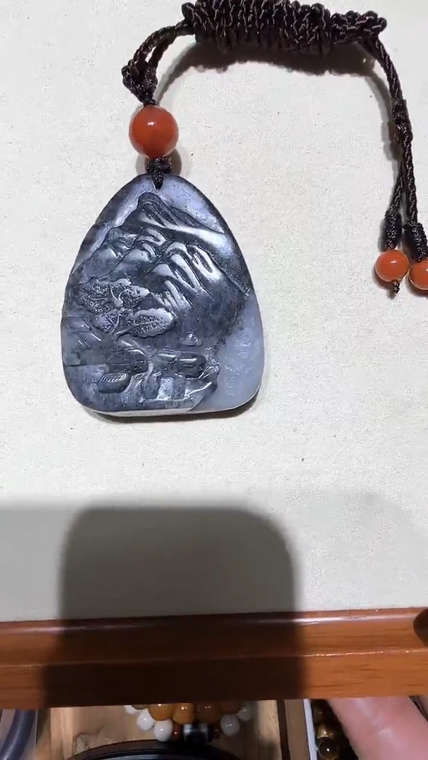 颈饰未镶嵌和田玉天然青花山水画