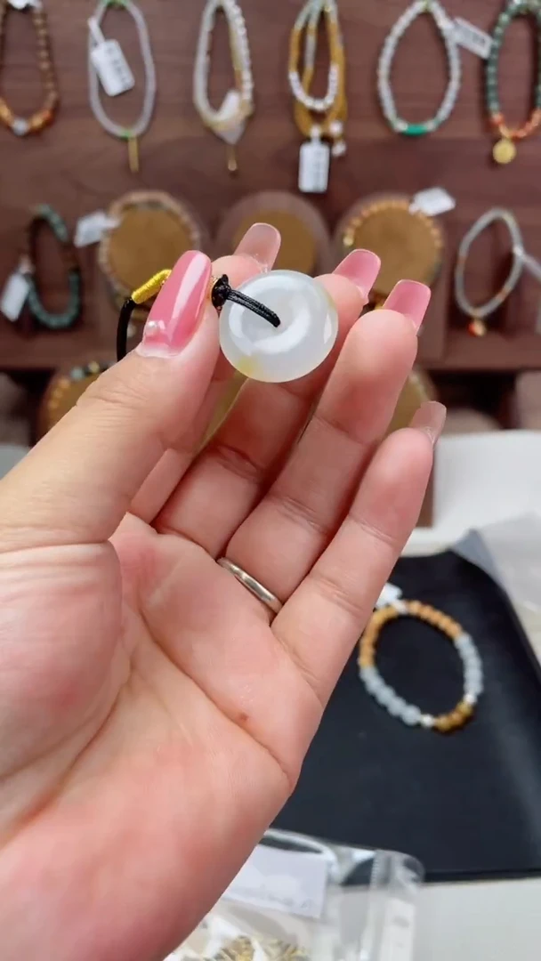 颈饰未镶嵌翡翠项链