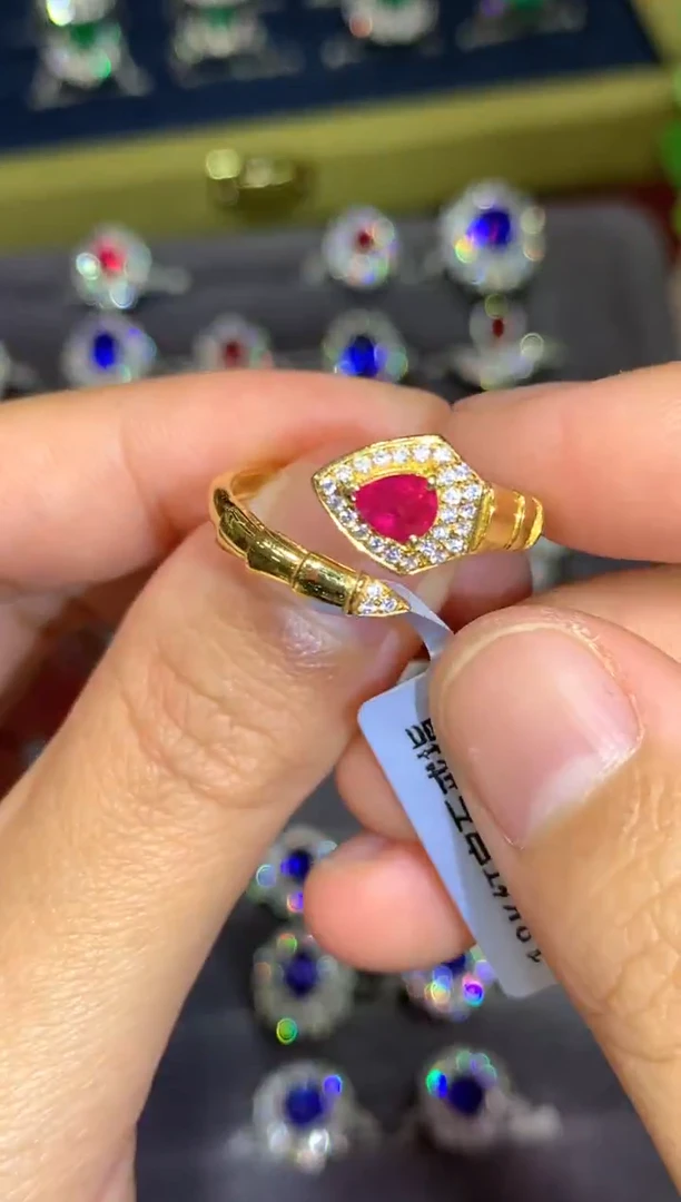 18K金镶嵌戒指红宝石0.5CT