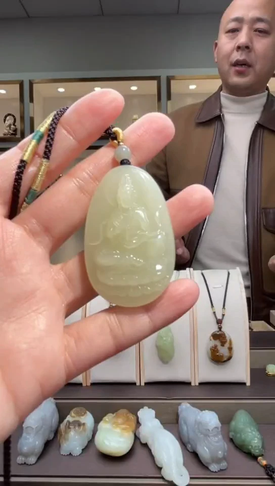 颈饰未镶嵌和田玉苏