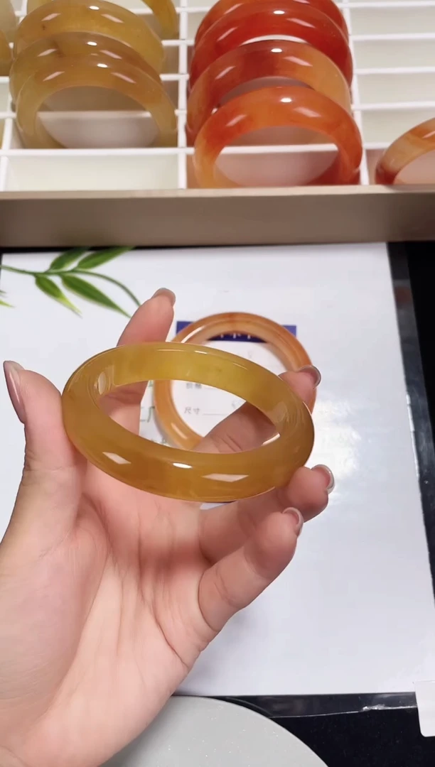 未镶嵌黄龙石英质玉159 焦糖