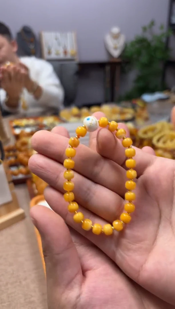 【闪购商品】蜜蜡裸石未镶嵌手串