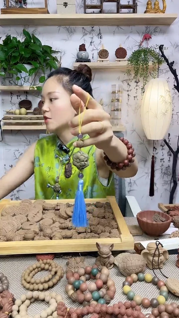 泥塑香身芄六角花朵押襟