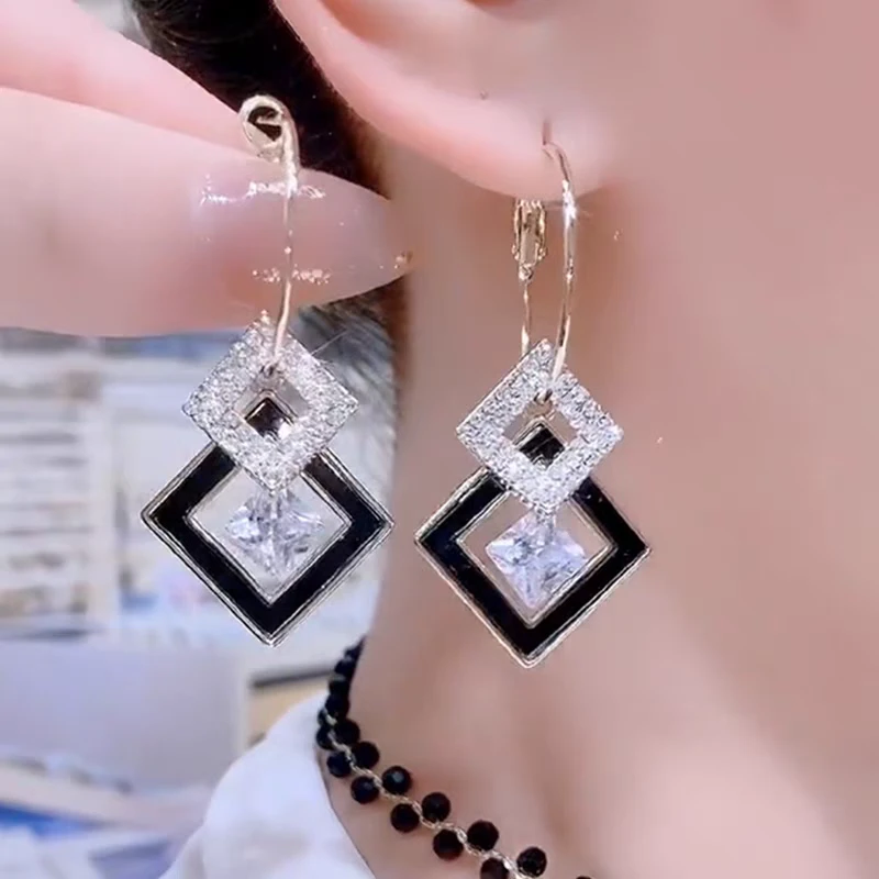 铜合金耳饰 菱形黑色镶钻耳环高级感几何小众锆石复古耳饰C426