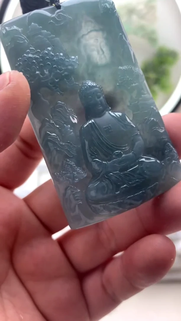 颈饰未镶嵌翡翠大日如来