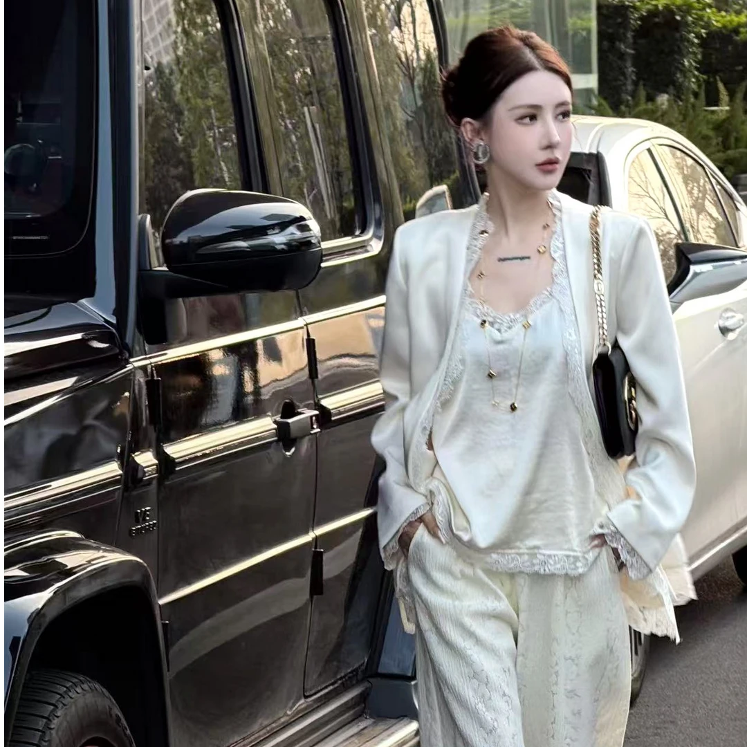 G. yantong/郭彦彤早春款无领蕾丝拼接西装外套显瘦轻奢WT1034