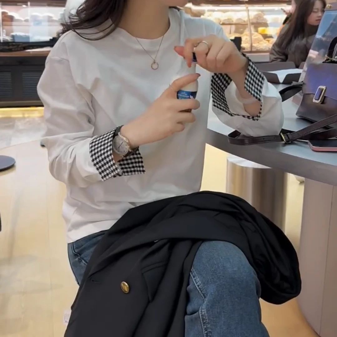2025春季新款时尚显瘦气质女士网红洋气打底衫百搭款D7192