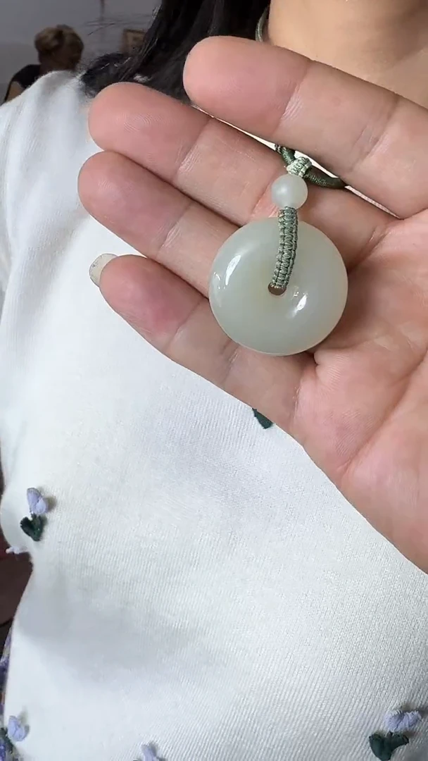 和田玉未镶嵌颈饰1