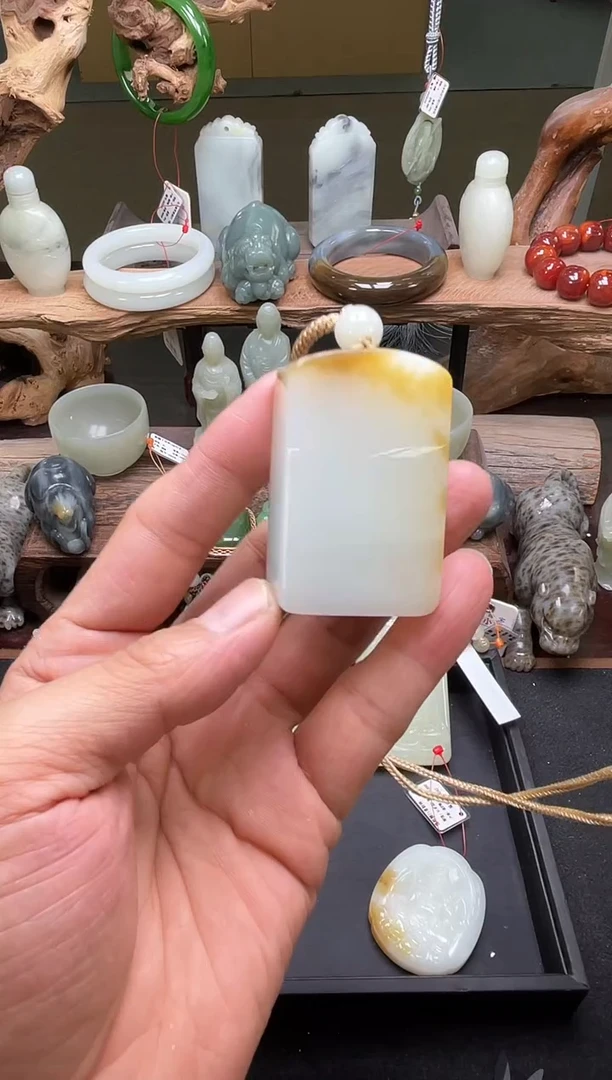 和田玉吊坠未镶嵌俄料糖白 无事牌9008833