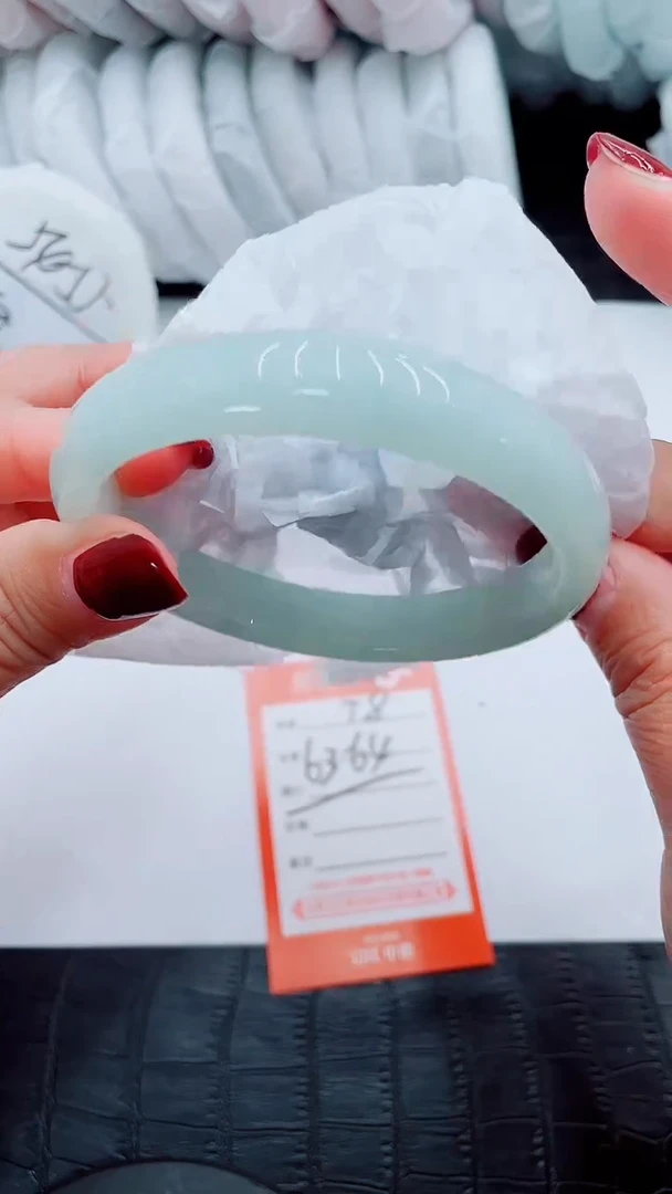 【闪购商品】石英质玉手镯未镶嵌T8-63-64