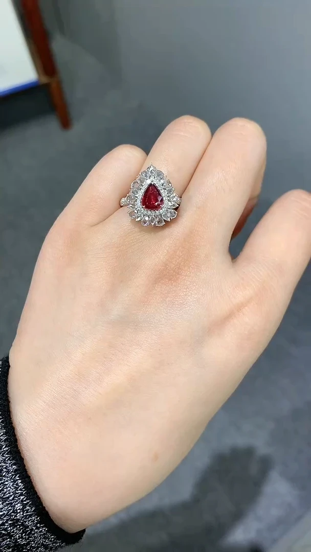 18K金镶嵌戒指红宝石红宝石戒指主石1.05ct