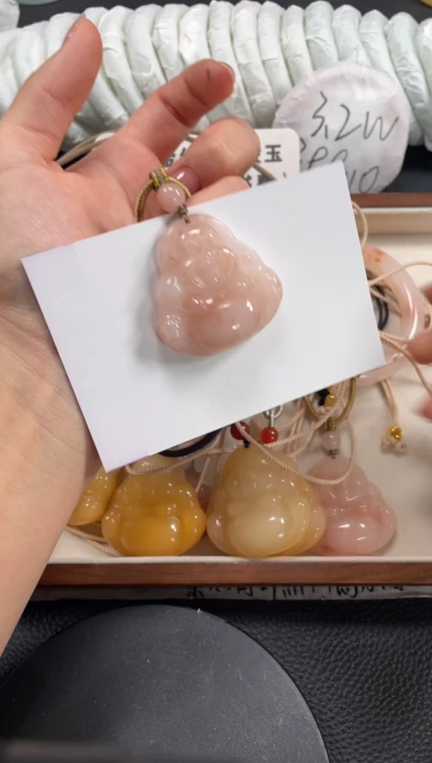 【闪购商品】石英质玉手镯未镶嵌多样性发货，拍一发一