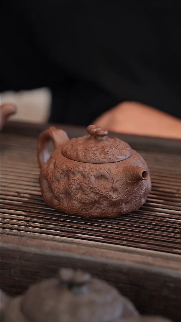 茶壶紫砂供春 变色龙 半手工 180cc