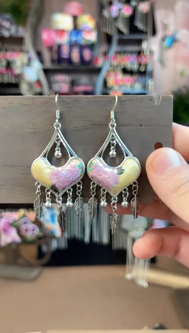 织绣民族风手工非遗老绣饰品637