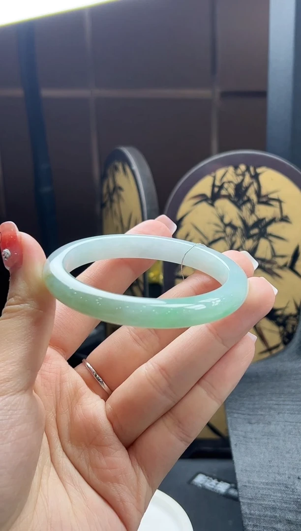 【闪购商品】翡翠手镯未镶嵌翡翠手镯（55）