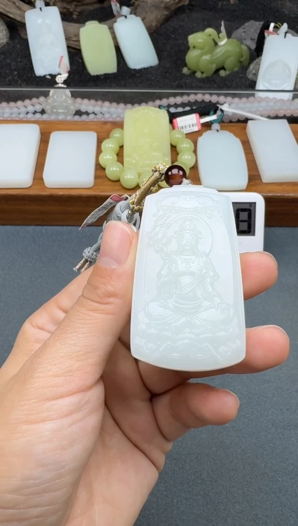 颈饰未镶嵌和田玉2