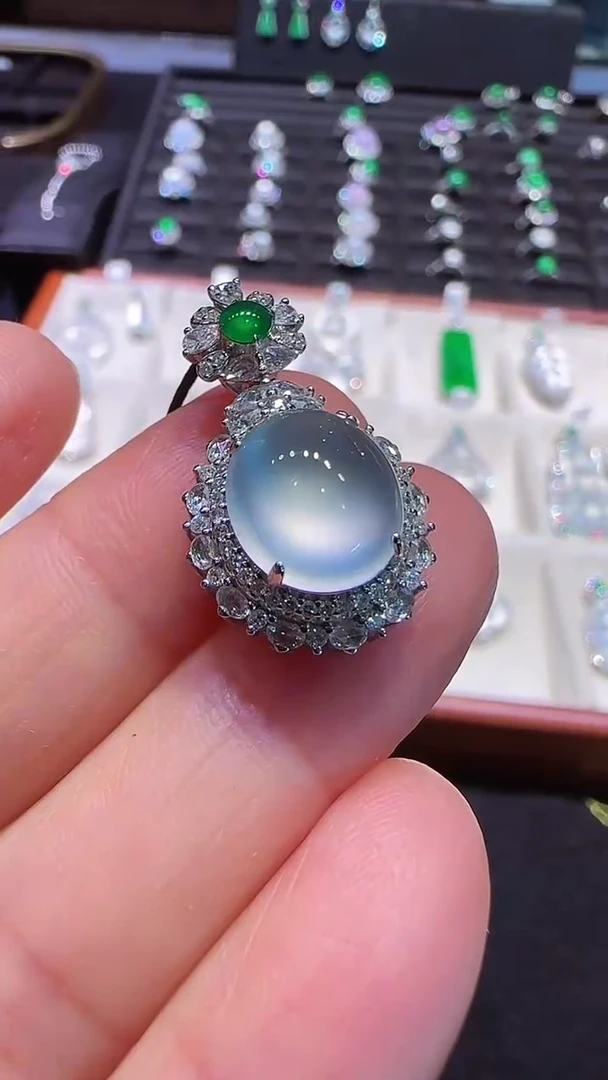 【闪购商品】翡翠吊坠(不含链)18K金镶嵌戒指