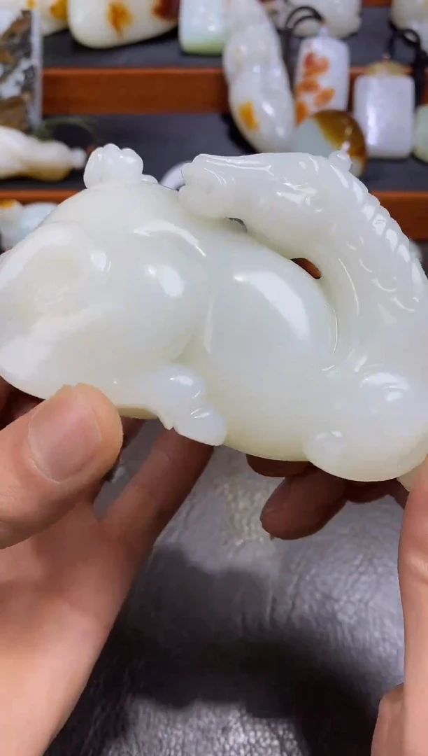 未镶嵌和田玉摆件厚****.和田玉
