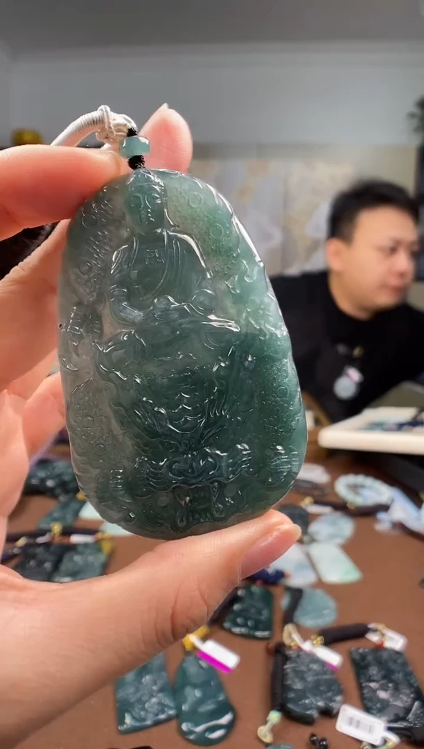 颈饰未镶嵌翡翠多样性发其一