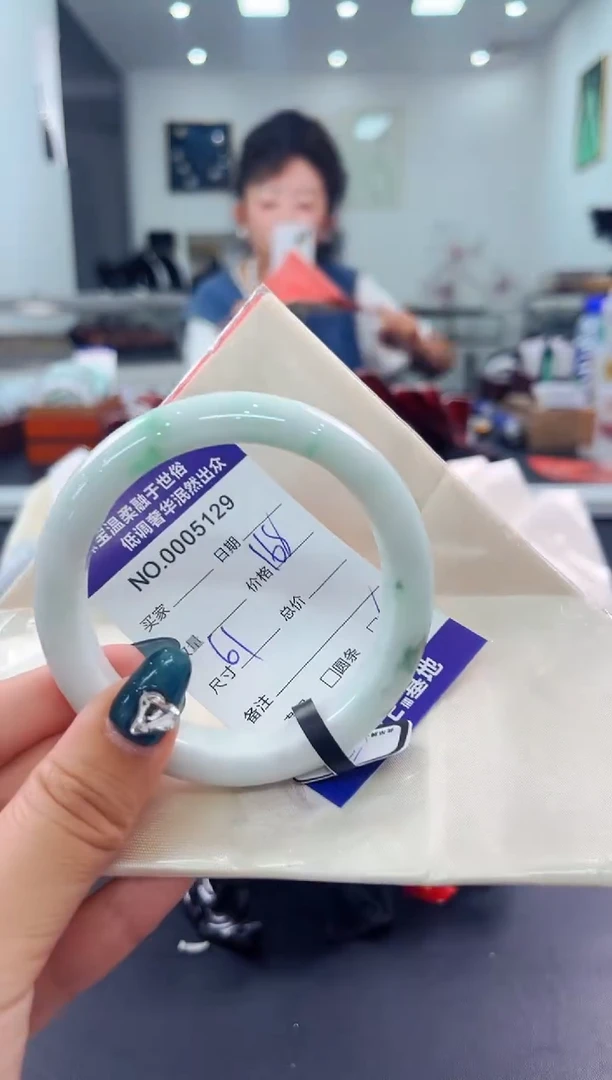 翡翠手镯未镶嵌天然缅甸A货翡翠