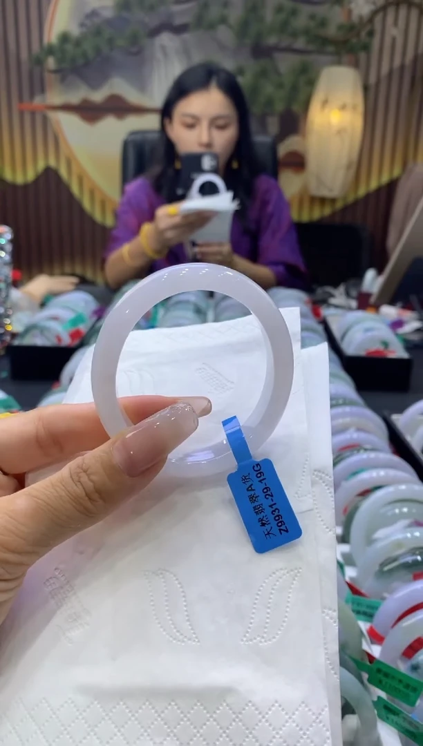 翡翠手镯未镶嵌00007682