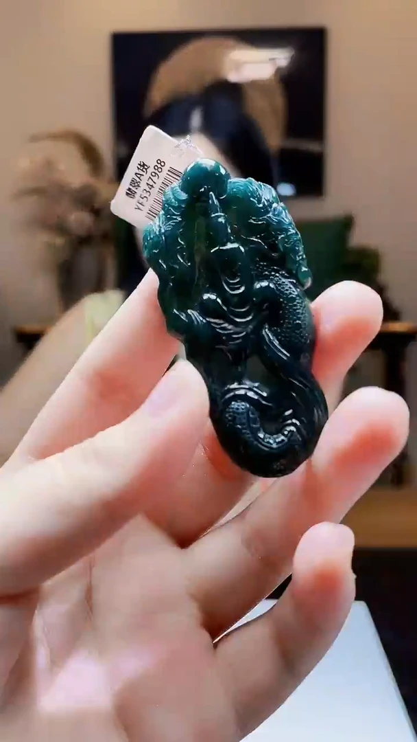 颈饰未镶嵌翡翠吊坠10
