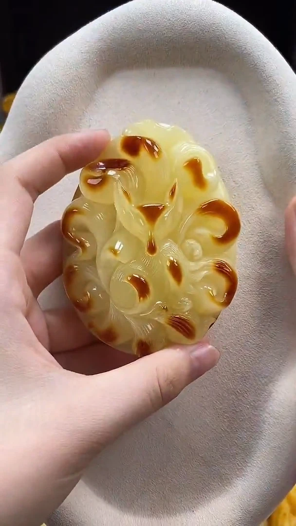 琥珀颈饰未镶嵌吊坠