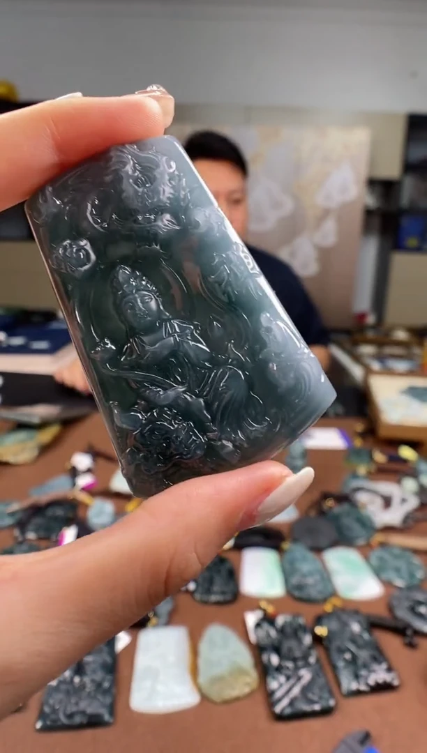 颈饰未镶嵌翡翠多样性发其一