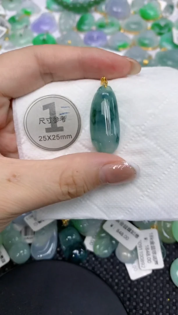 颈饰18K金镶嵌翡翠111111111