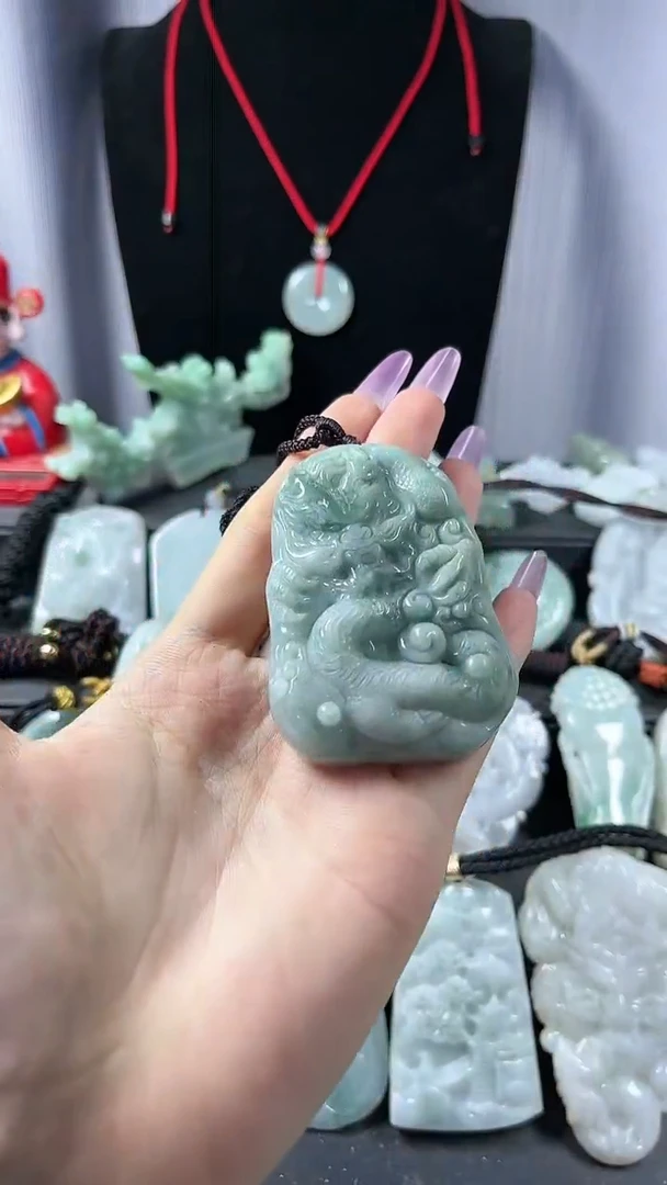 翡翠未镶嵌颈饰龙牌01