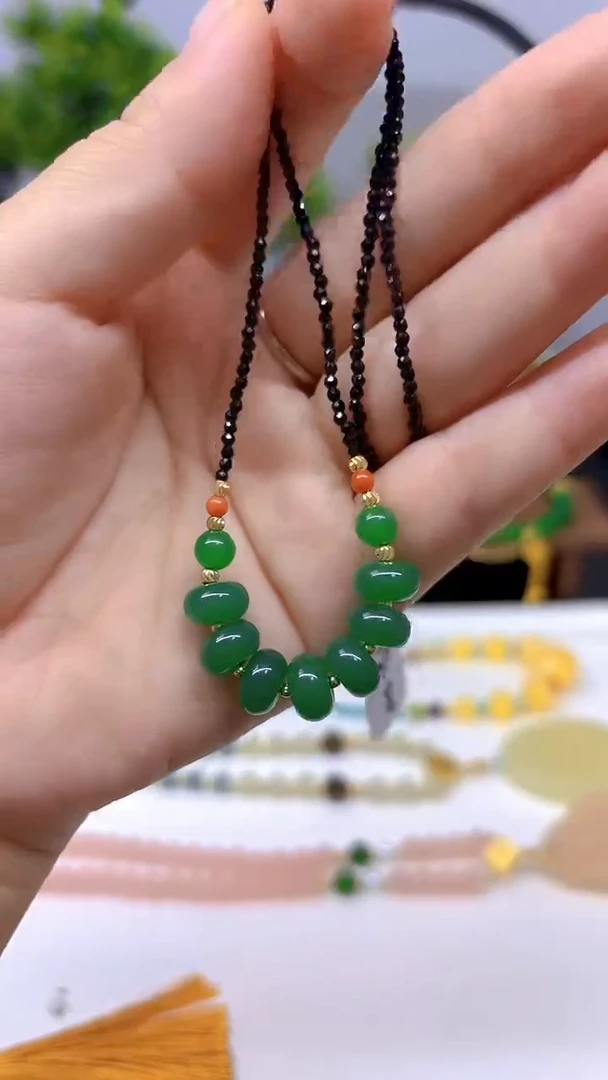 翡翠未镶嵌颈饰X365