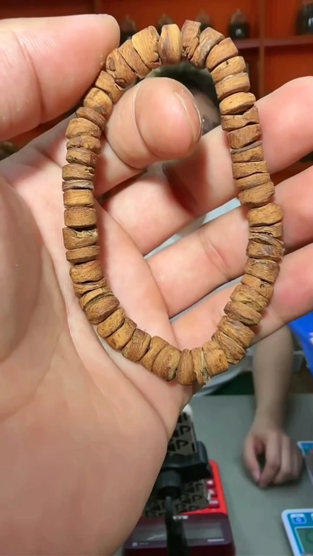 沉香手串72号红土片片珠多样性发一