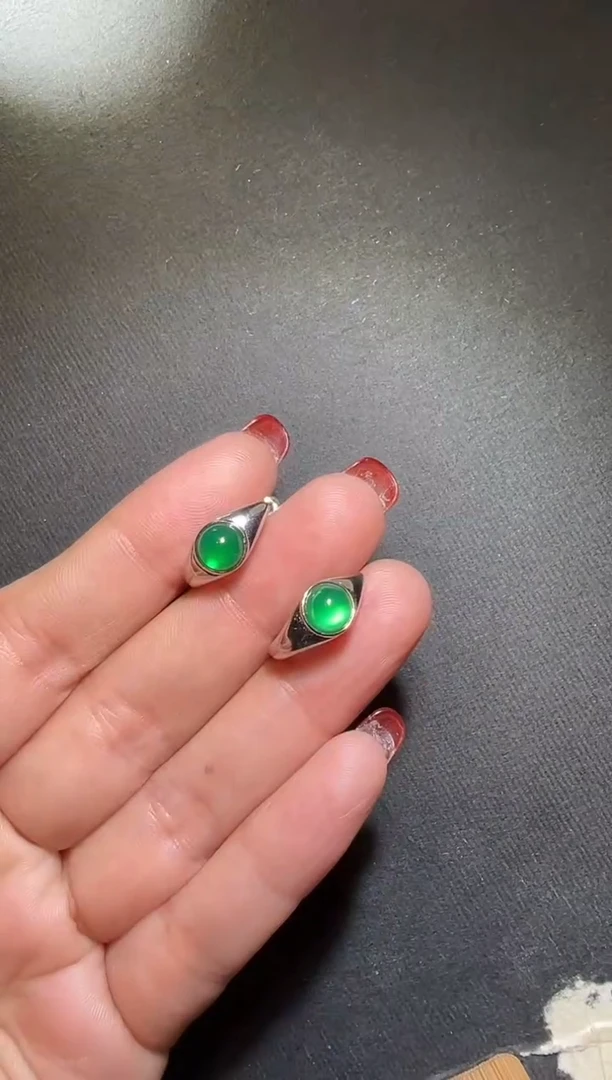 银S925镶嵌耳钉玛瑙/玉髓玉髓蛋面耳扣