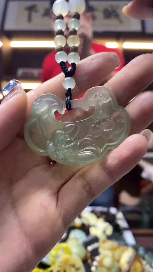 未镶嵌岫玉挂件