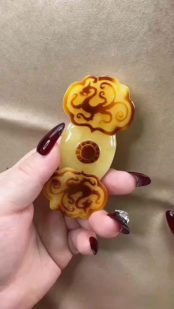 琥珀颈饰未镶嵌吊坠