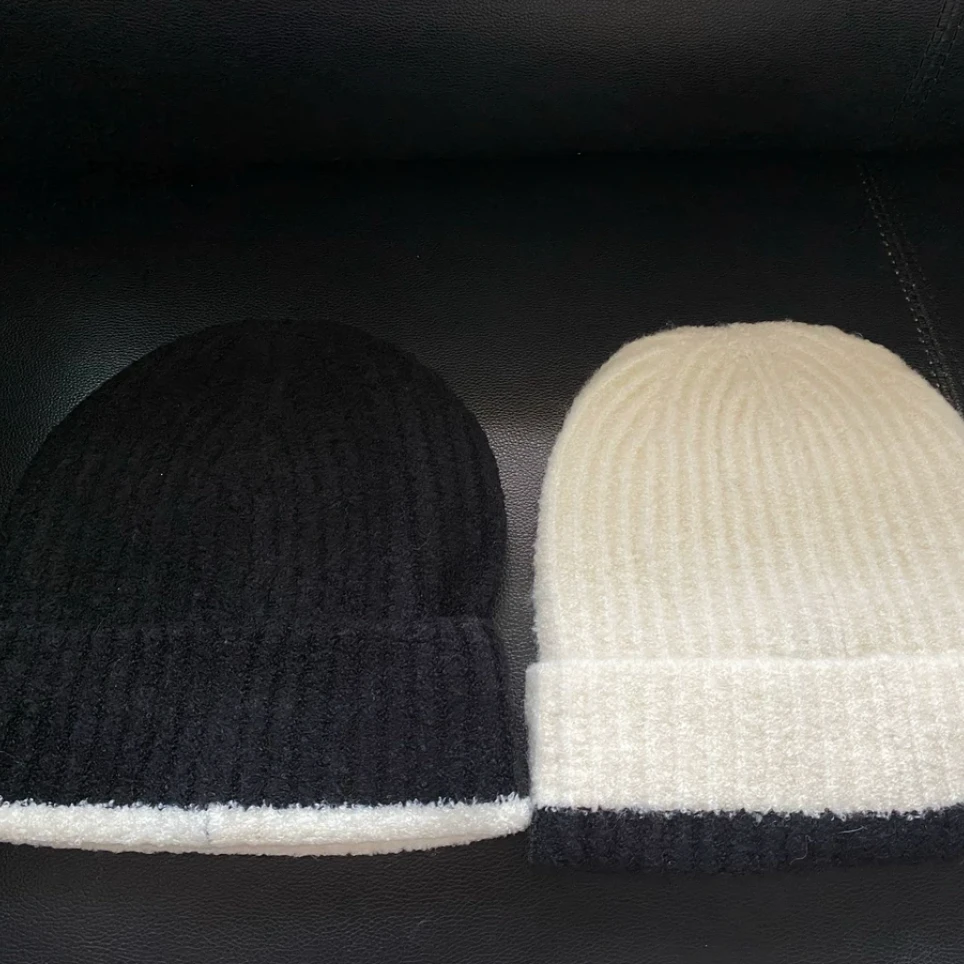 黑白拼接针织毛线冬季保暖针织帽子