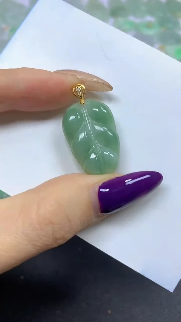 颈饰未镶嵌翡翠