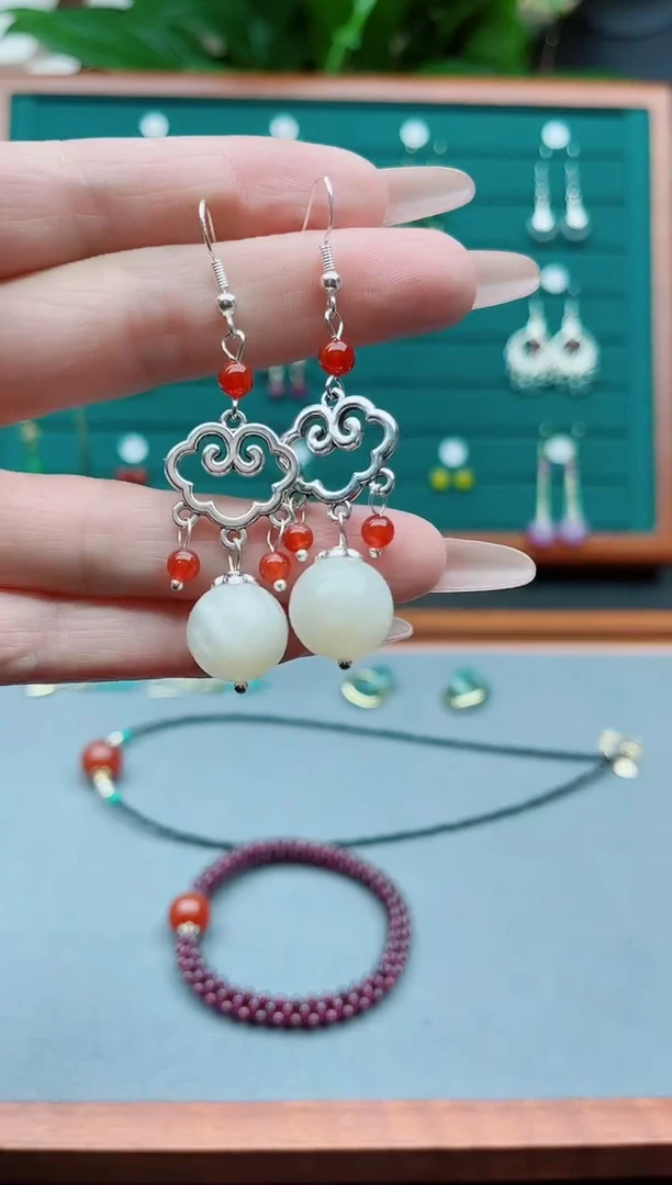 【闪购商品】玛瑙/玉髓耳饰银S925镶嵌9变色珠大